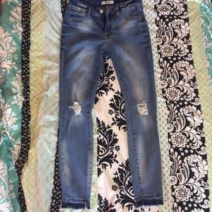 Medium wash Ripped Skinny Jeans